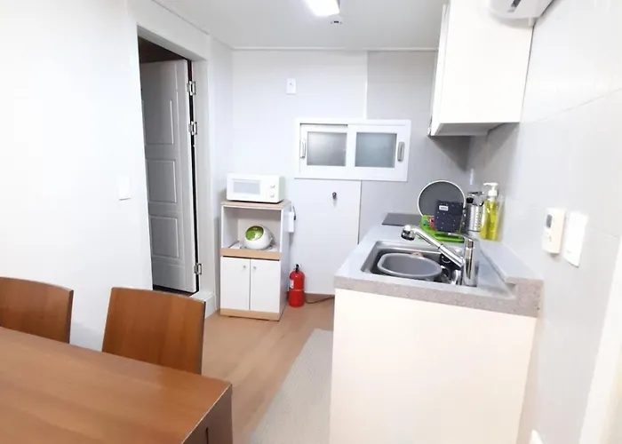 #202 Station, Syun's Nest 쾌적한 숙소, 편리한 *